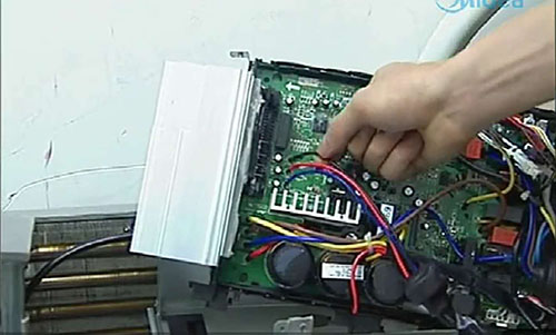 抚远美的空调电话是多少